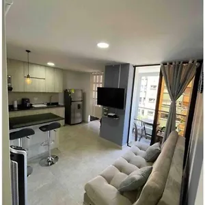 Apartamento En Laureles-medellin Cerca A La 70 Amoblado 402 Apartamento